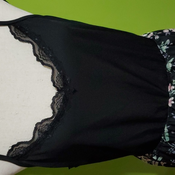 Dress - Picture 6 of 9